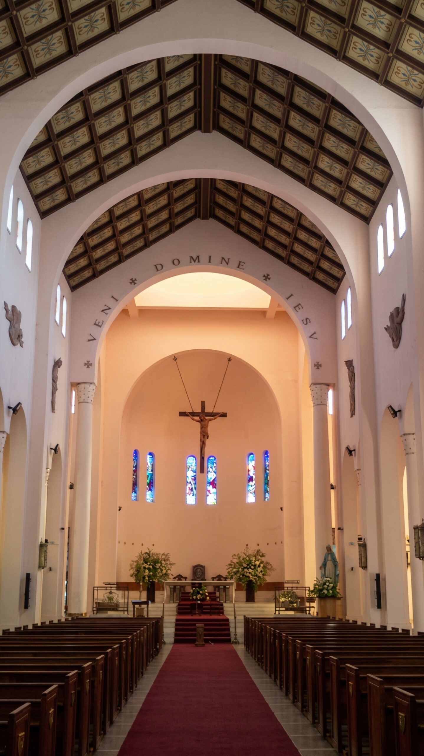 Interior de la Catedral San Agustín de Talca: Historia y secretos de su artesonado